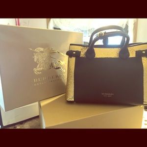 Burberry purse